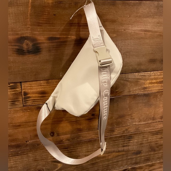NWOT JUICY COUTURE “Upgrade U” Fanny back in Natural Ivory with adjustable strap - Picture 4 of 8